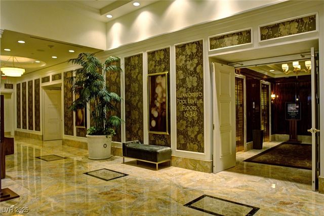 2000 FASHION SHOW Drive 2723, Las Vegas, NV 89109