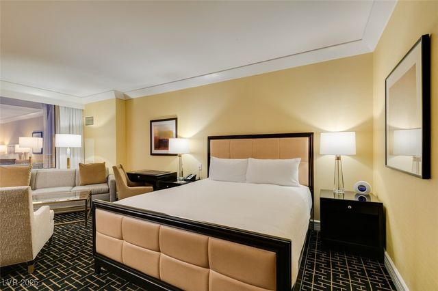 2000 FASHION SHOW Drive 2723, Las Vegas, NV 89109