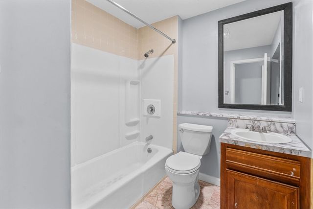 800 Bearse's Way 3NF, Barnstable, MA 02601