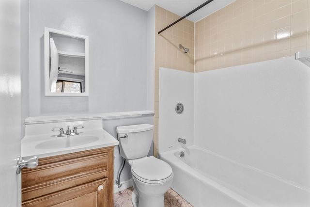 800 Bearse's Way 3NF, Barnstable, MA 02601