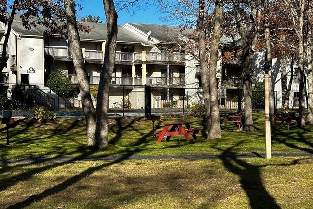 800 Bearse's Way 3NF, Barnstable, MA 02601