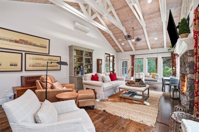 2151 Lipan Highway, Granbury, TX 76048