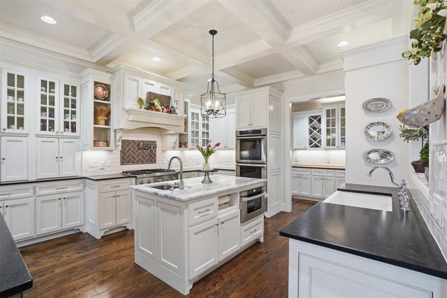 2151 Lipan Highway, Granbury, TX 76048