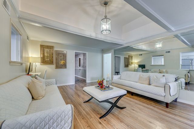 10207 Carry Back Circle, Dallas, TX 75229