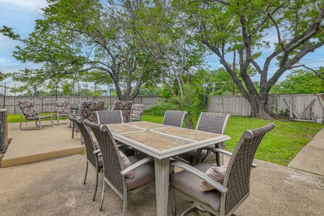 10207 Carry Back Circle, Dallas, TX 75229