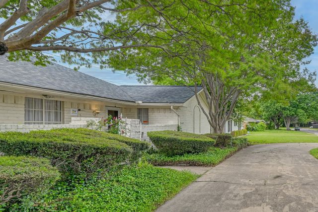 10207 Carry Back Circle, Dallas, TX 75229