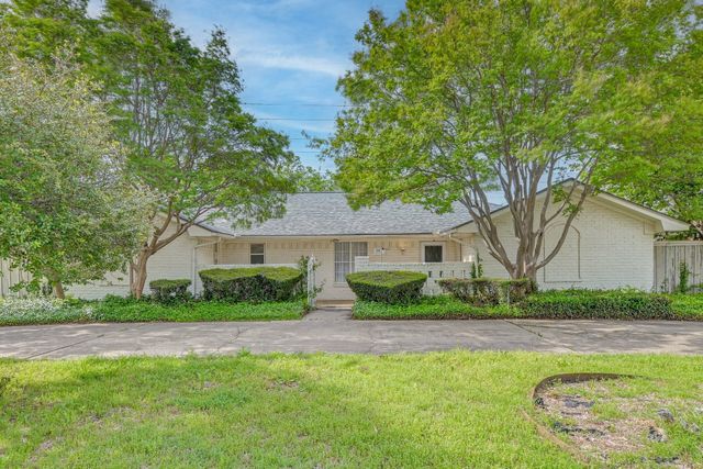 10207 Carry Back Circle, Dallas, TX 75229