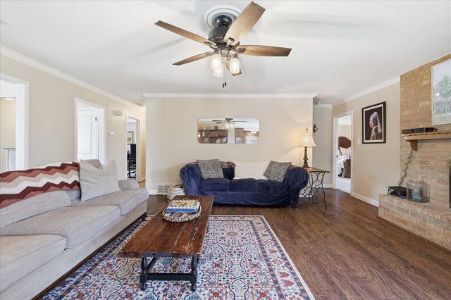 217 E Louella Drive, Hurst, TX 76054