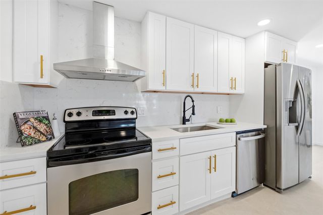 1710 SW 1st Avenue, Pompano Beach, FL 33060