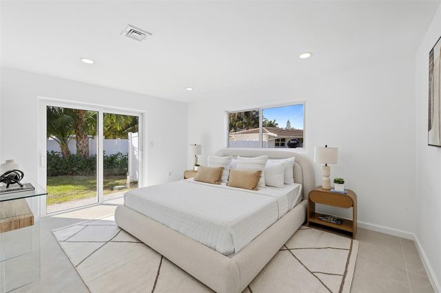 1710 SW 1st Avenue, Pompano Beach, FL 33060