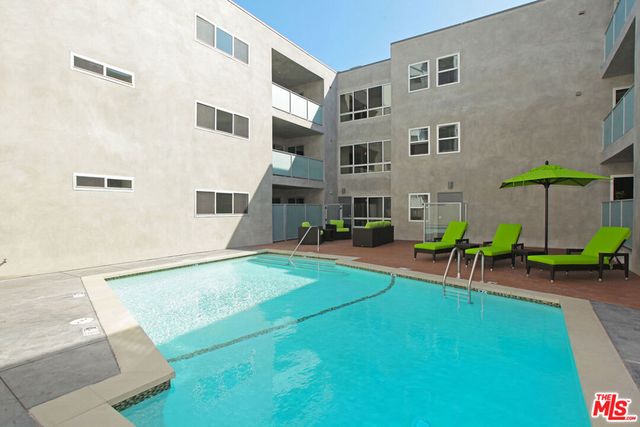 11657 Chenault Street 204, Los Angeles, CA 90049