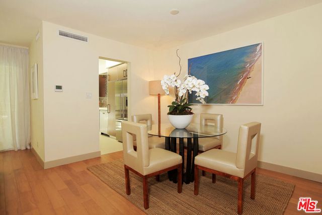 11657 Chenault Street 204, Los Angeles, CA 90049