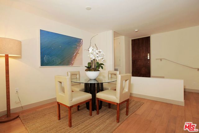 11657 Chenault Street 204, Los Angeles, CA 90049