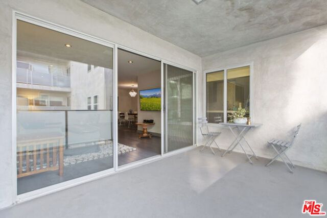 11657 Chenault Street 204, Los Angeles, CA 90049