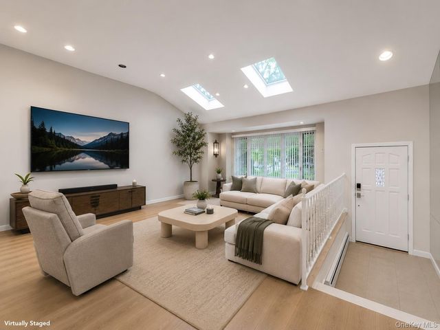 189 Regent Drive, Lido Beach, NY 11561