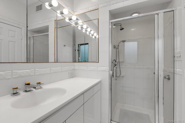 189 Regent Drive, Lido Beach, NY 11561