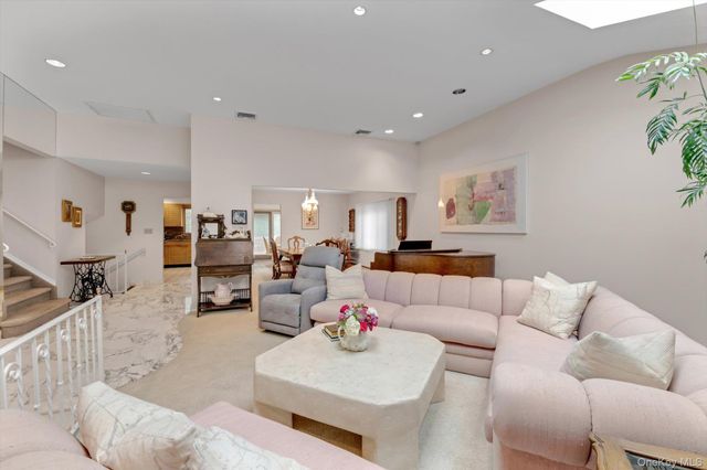 189 Regent Drive, Lido Beach, NY 11561
