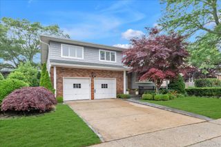 189 Regent Drive, Lido Beach, NY 11561