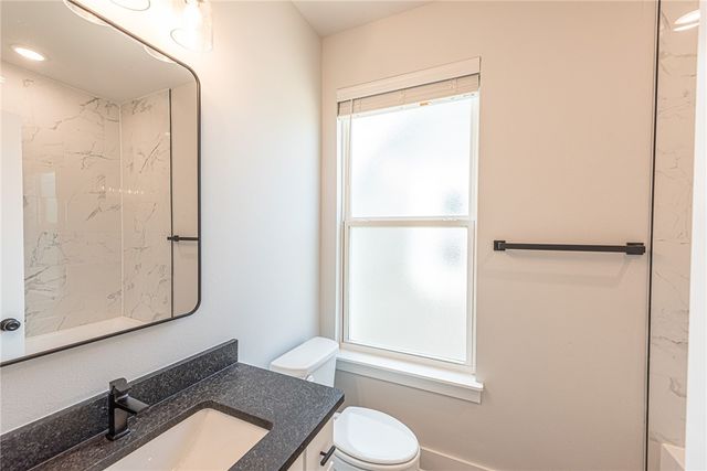 958 S Laramie Heights, Fayetteville, AR 72704