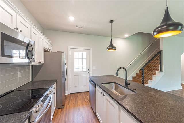 958 S Laramie Heights, Fayetteville, AR 72704