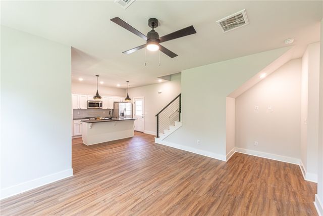 958 S Laramie Heights, Fayetteville, AR 72704