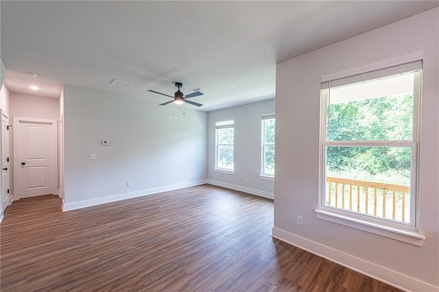 958 S Laramie Heights, Fayetteville, AR 72704