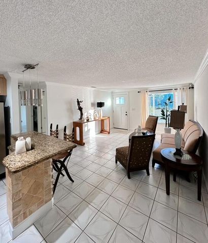 10079 Yeoman Lane, Royal Palm Beach, FL 33411