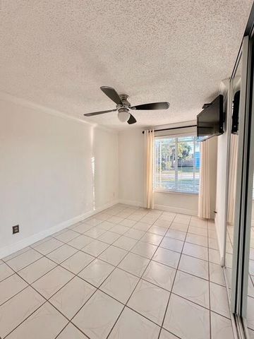 10079 Yeoman Lane, Royal Palm Beach, FL 33411