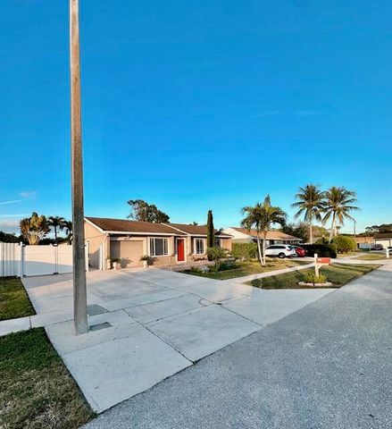 10079 Yeoman Lane, Royal Palm Beach, FL 33411