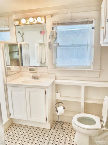 107 W Lloyd St, Pensacola, FL 32501