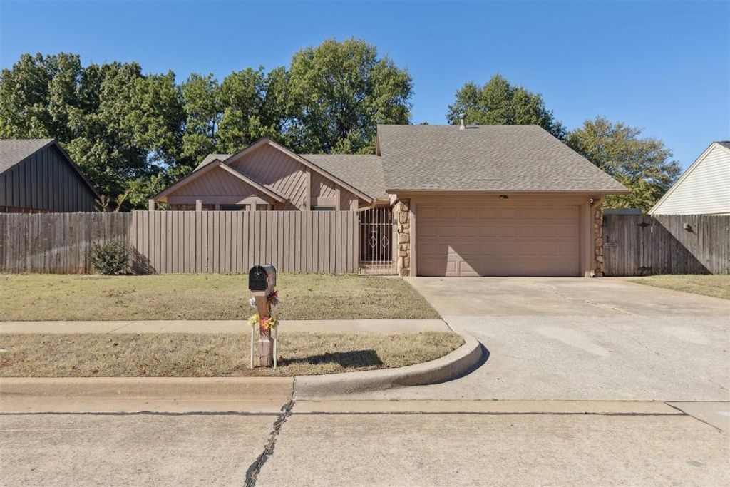 506 Garland Court, Norman, OK 73072