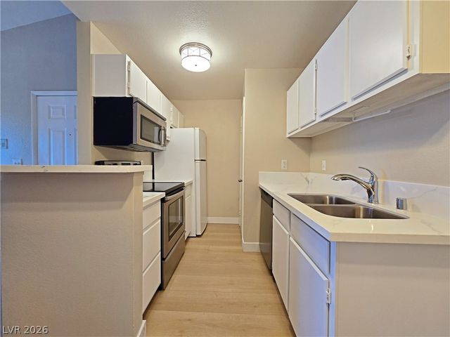 5171 Lindell Road 202, Las Vegas, NV 89118