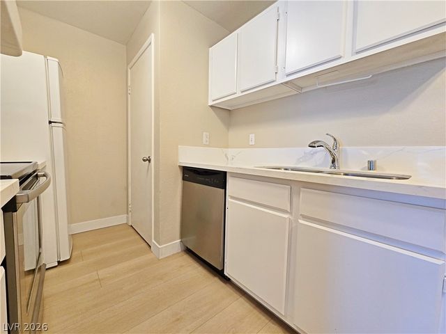 5171 Lindell Road 202, Las Vegas, NV 89118