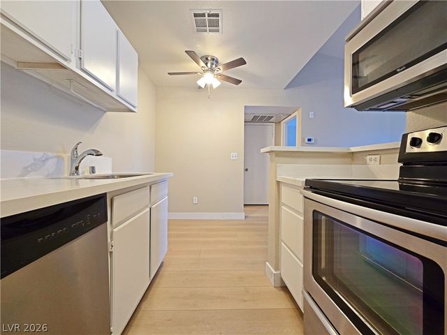 5171 Lindell Road 202, Las Vegas, NV 89118