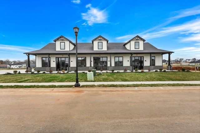 1010 Vendue Ave, Clarksville, TN 37042