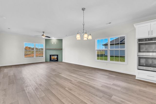 1010 Vendue Ave, Clarksville, TN 37042