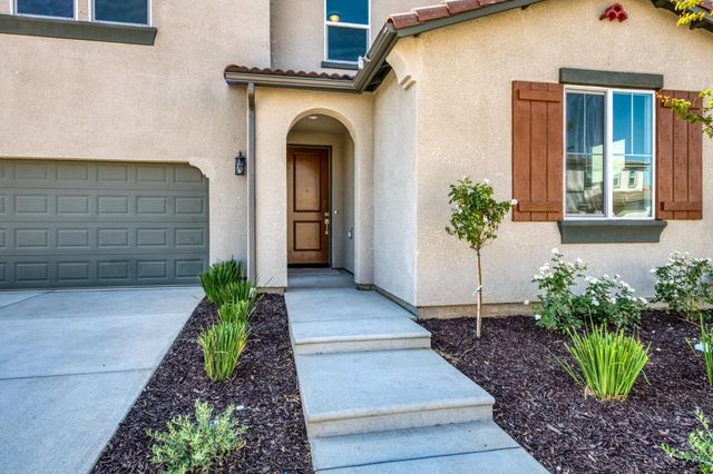 2895 E Veranda Drive, Fresno, CA 93730