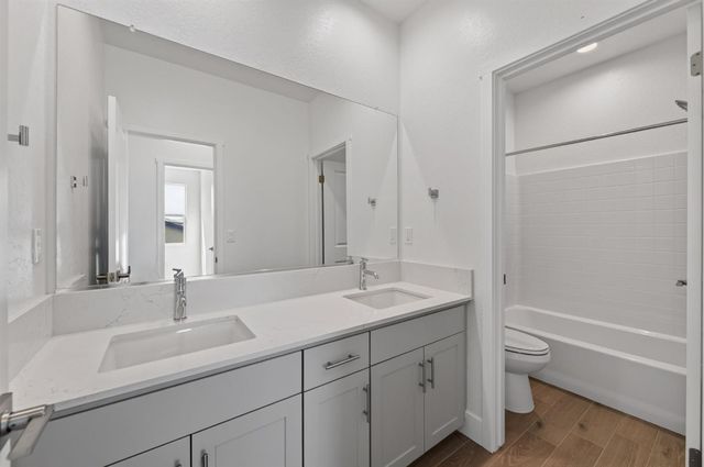 2895 E Veranda Drive, Fresno, CA 93730