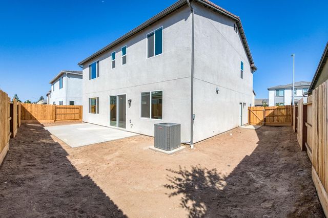 2895 E Veranda Drive, Fresno, CA 93730
