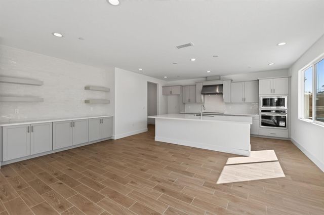 2895 E Veranda Drive, Fresno, CA 93730