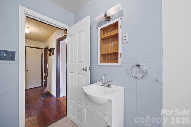 1644 Rankin Lake Road, Gastonia, NC 28054