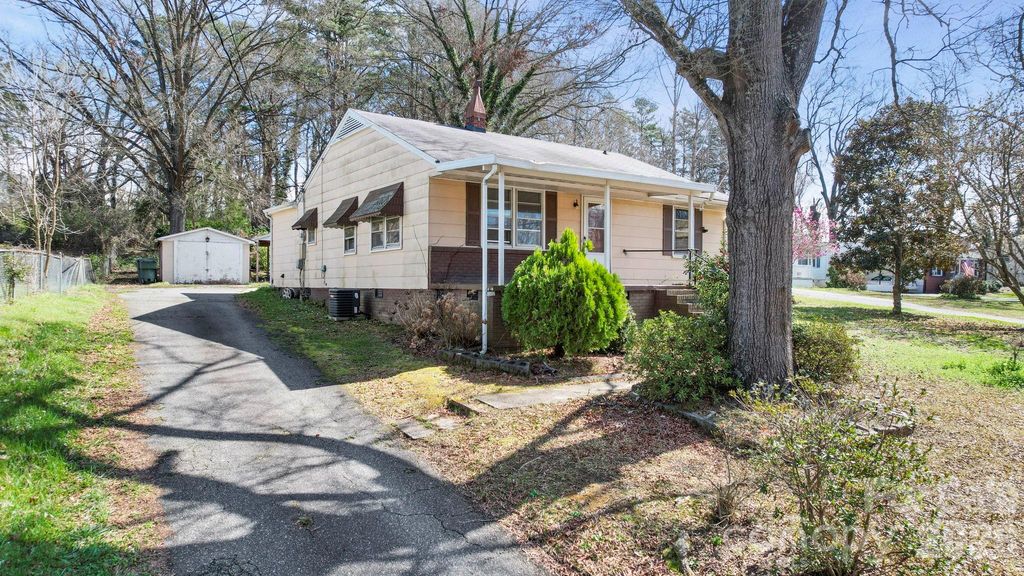 1644 Rankin Lake Road, Gastonia, NC 28054