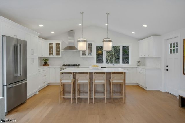 30 Edgecliff Rd, Montclair Twp., NJ 07043