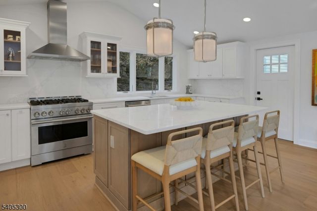 30 Edgecliff Rd, Montclair Twp., NJ 07043