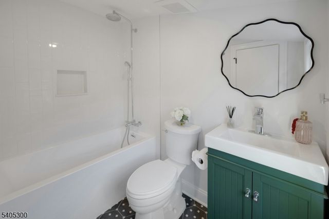 30 Edgecliff Rd, Montclair Twp., NJ 07043