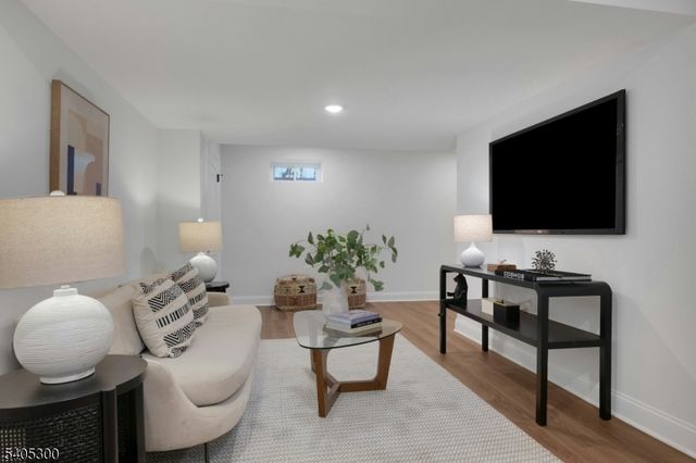 30 Edgecliff Rd, Montclair Twp., NJ 07043