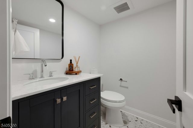 30 Edgecliff Rd, Montclair Twp., NJ 07043