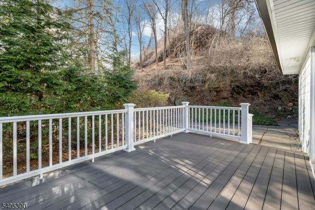 30 Edgecliff Rd, Montclair Twp., NJ 07043