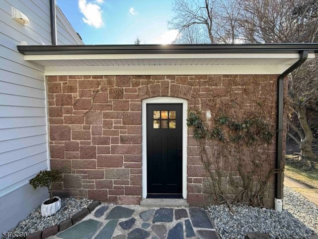 30 Edgecliff Rd, Montclair Twp., NJ 07043