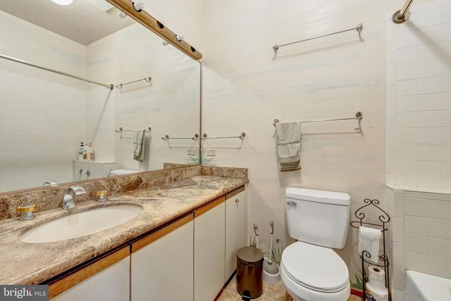 895 FISHERS RD, Toms Brook, VA 22660